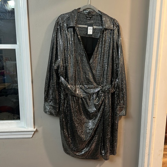 NWT City Chic Sequin Glow Dress - Picture 4 of 9